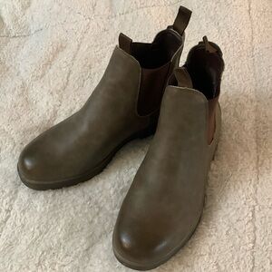 Sun + Stone Men’s brown fashion boots. New in box. Size 12.